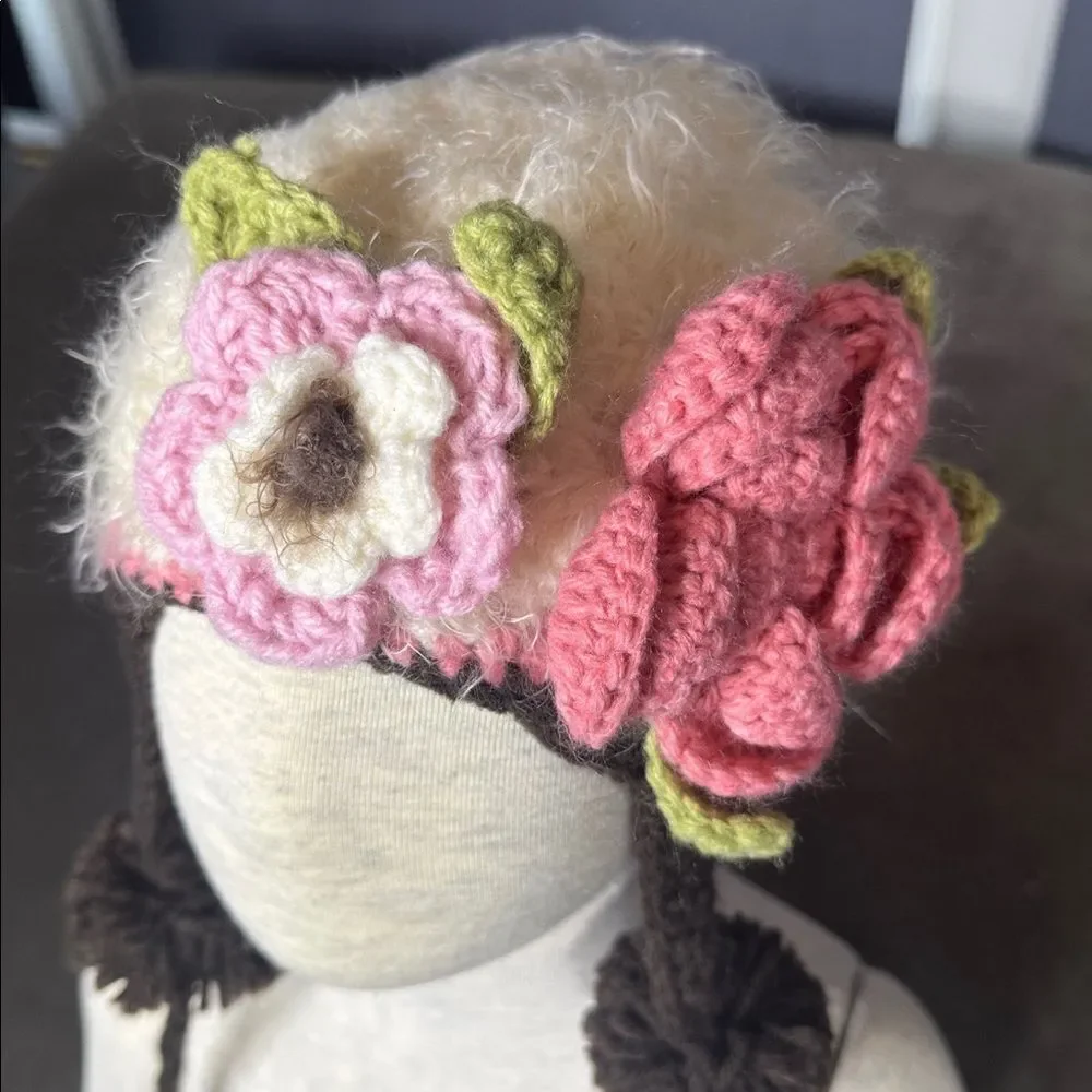 Daisy Baby Crocheted Girls Toddler Beanie Hat White Pink Flowers 12-24 month NEW